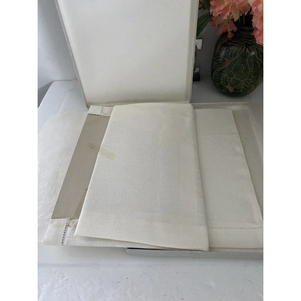 2 Vintage Donegal Pure Irish Linen Cream Guest Towels‎ Embroidered Original Box